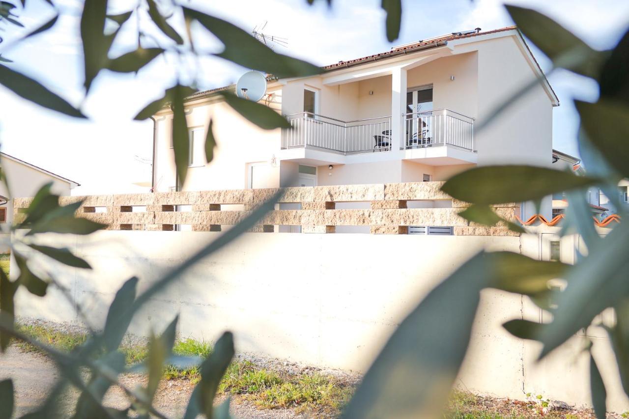 Karbonaca Apartments Fažana Buitenkant foto